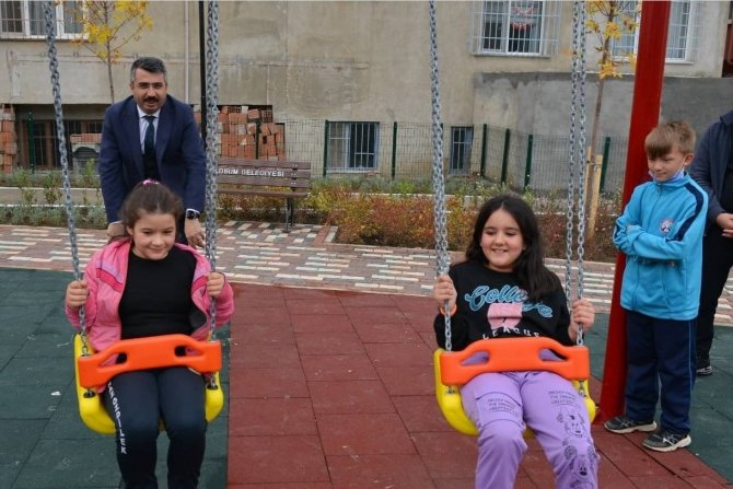 Yunus Emre’ye Çifte Park