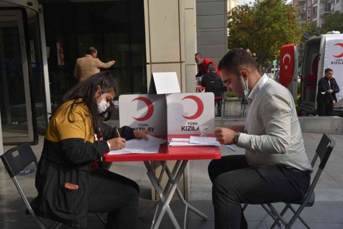 Yunusemre Personelinden Kan Bağışına Destek