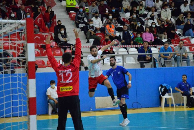 Milliler İlk Maçından Galibiyetle Ayrıldı
