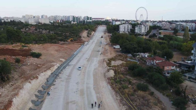Konyaaltı’nda Yapılan Yeni Yolda Sona Yaklaşıldı