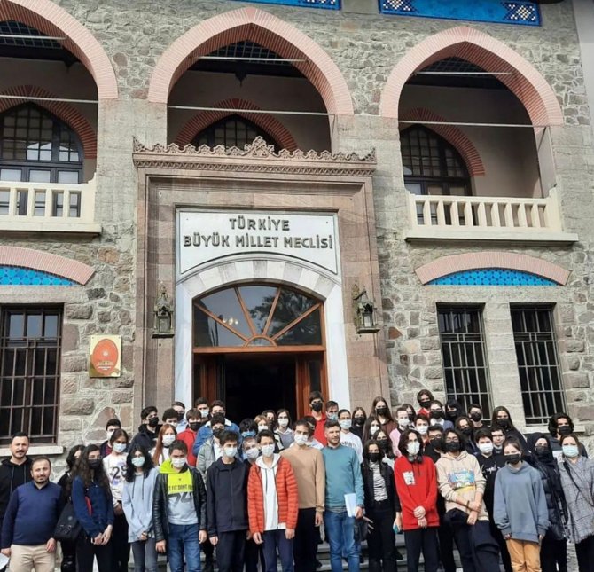 Lise Öğrencileri Ankara’yı Gezdi