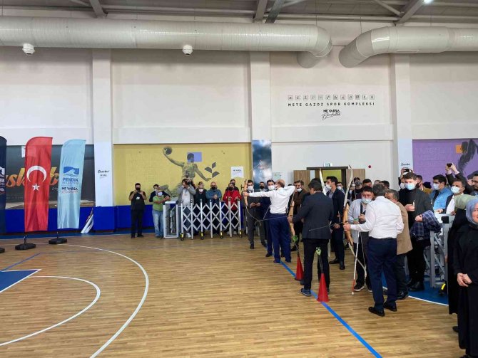 Pendik’te Mete Gazoz Spor Kompleksi Açıldı