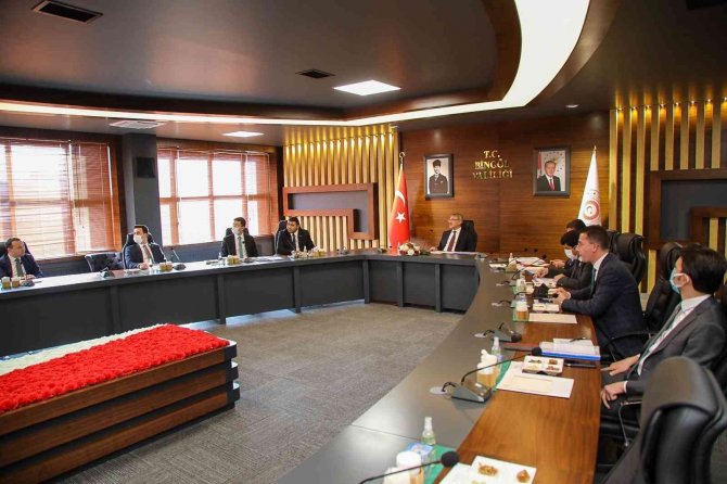 Bingöl’de Vali Ekinci Başkanlığında Kaymakamlarla Değerlendirme Toplantısı Gerçekleştirildi