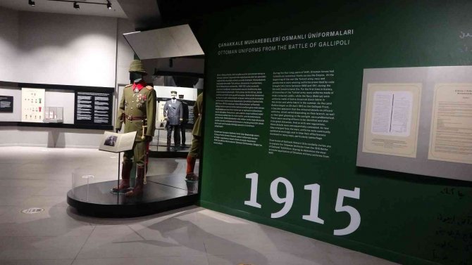 Çanakkale Savaşları’ndaki Osmanlı Üniformaları Sergisi Açıldı