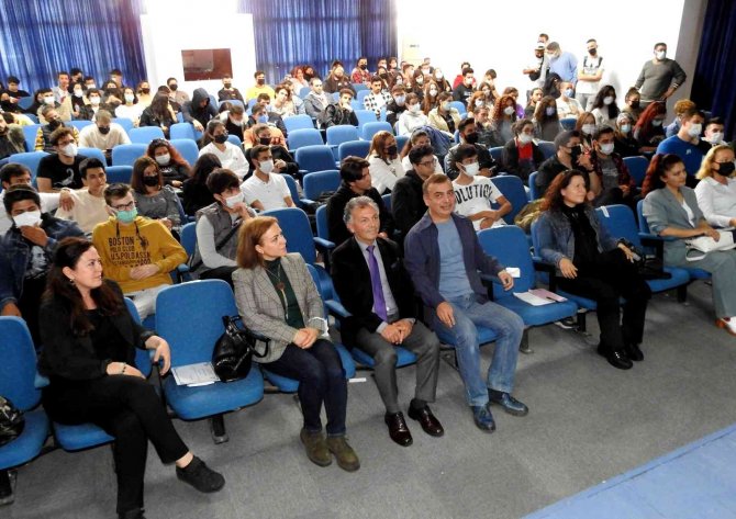 Çeşme Halk Eğitim’den Üniversite Öğrencilerine Kurs Daveti