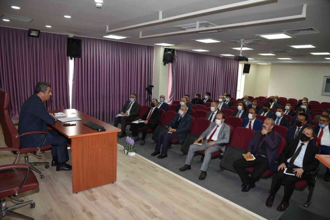 Milli Eğitim Müdürleri Eğitim Öğretim Yılı Çalışmalarını Değerlendirdi