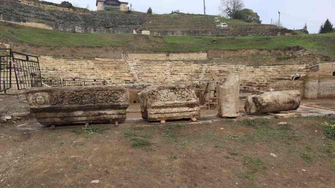 Toprağın Altından Çıkan Tarihin Heybetli Görüntüsü Ortaya Çıkıyor