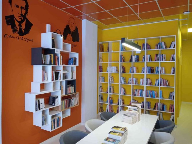 Efeler’de İkinci ’Kitap Kafe’ Açıldı