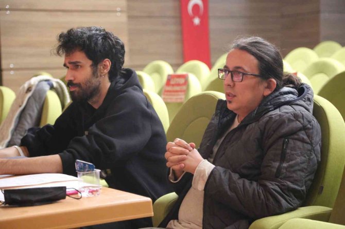 Efeler’in Tiyatro Atölyeleri İçin Yeteneklerini Sergilediler