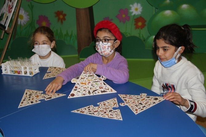 Elazığ’da Bir Köyde Bilim Ve Hobi Evi Oluşturuldu, İçerisi Bilimsel Materyaller İle Donatıldı