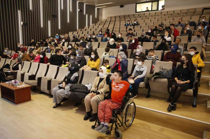 Başkan Kartoğlu’ndan Engelli Çocuk Ve Gençlere Müjde