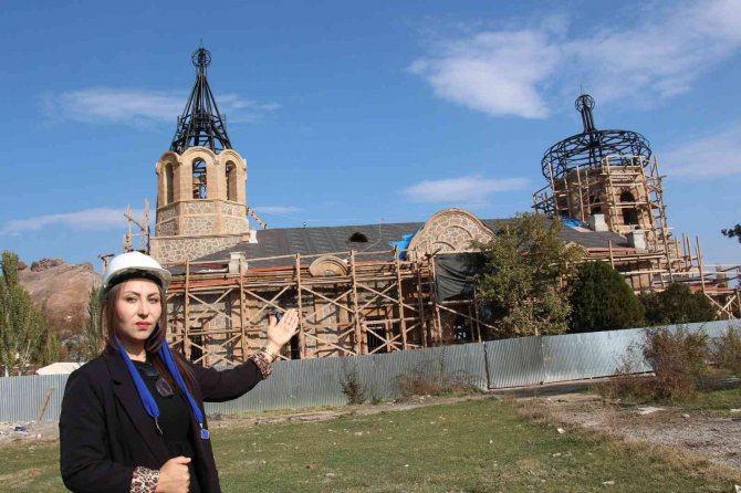 Erzurum’da Bulunan Oltu Rus Kilisesi’nde Restorasyon Çalışmaları Devam Ediyor