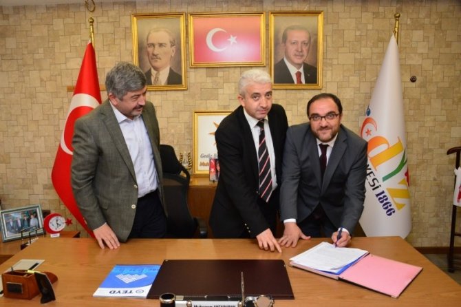 Gediz’de Belediye Ve Müftülük Arasında Arsa Takas Protokolü