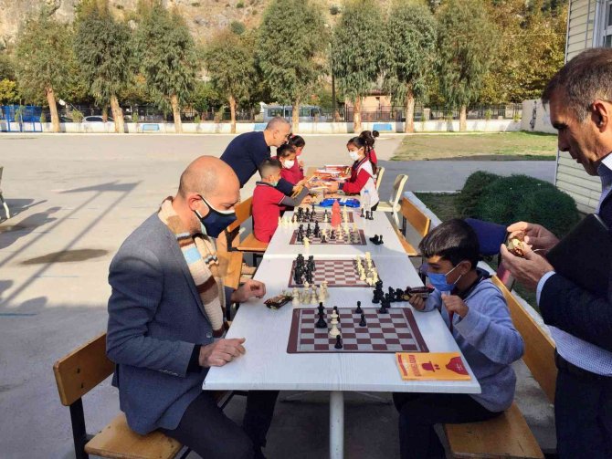 Sazlı’da Akıl Zeka Oyunları Ve Satranç Etkinliği Yapıldı