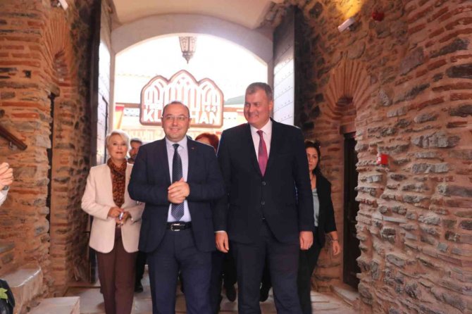 Tire’deki Asırlık Tarihi Kutu Han Restorasyonun Ardından Resmen Açıldı