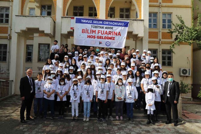 Kahta’da Tubi̇tak Bilim Fuarı Gerçekleştirildi