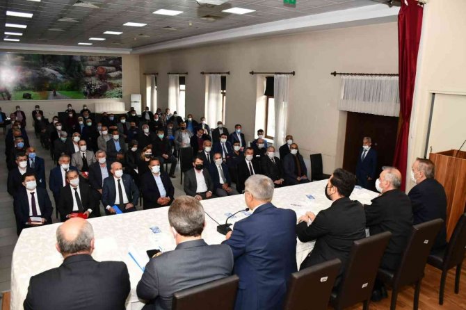 Vali Gürel Mahalle Ve Köy Muhtarları İle Bir Araya Geldi