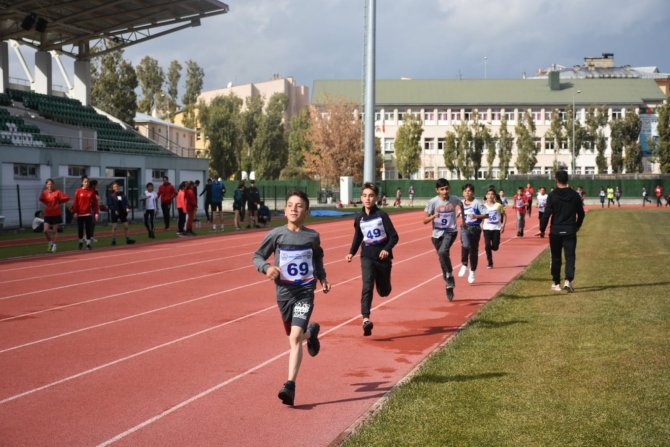 Kars’ta Atatürk’ü Anma Koşusu Yapıldı