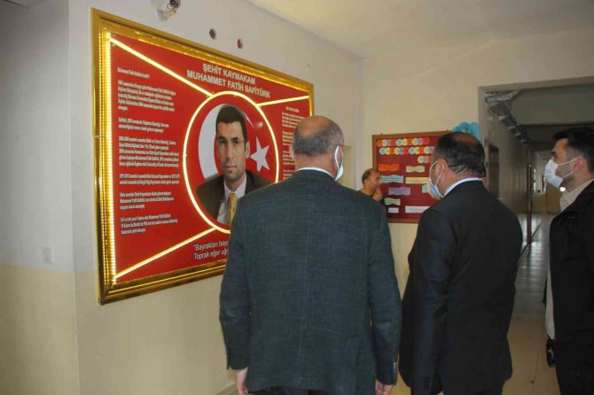 Malazgirt Kaymakamlığından Öğrencilere Kaynak Kitap Desteği