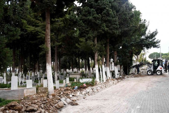 Kuşadası Belediyesi Hizmetleri Devam Ediyor