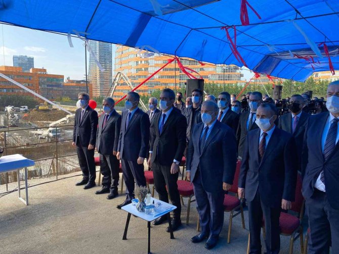 Bakan Özer, “Tüm Önlemleri Alarak Bazen Önlemleri Revize Ederek Yüz Yüze Eğitime Devam Etme Kararlılığı İçerisindeyiz”