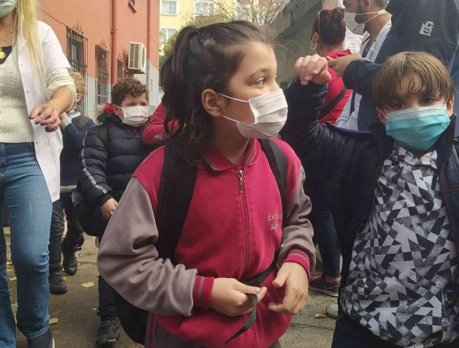 "Yüz Yüze Eğitime Devam" Kararı Velilerin Ve Esnafın Yüzünü Güldürdü