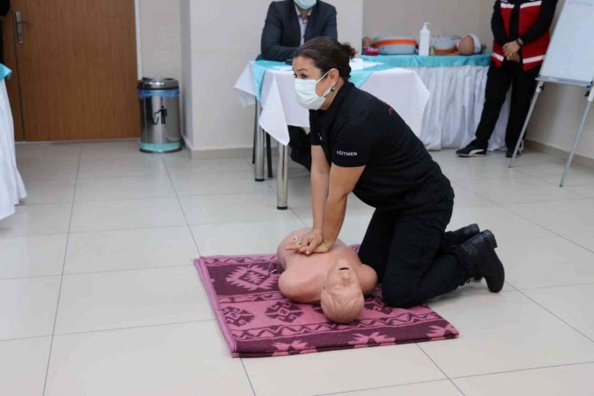 Milli Eğitim Çalışanlarına ‘İ̇lkyardım’ Eğitimi