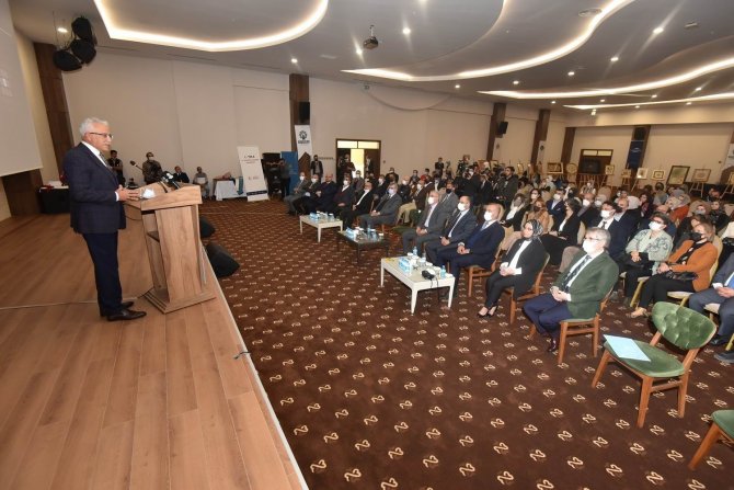 Konya’da “1. Uluslararası Geleneğimiz, Geleceğimiz Ve Ustalarımız Sempozyumu” Başladı