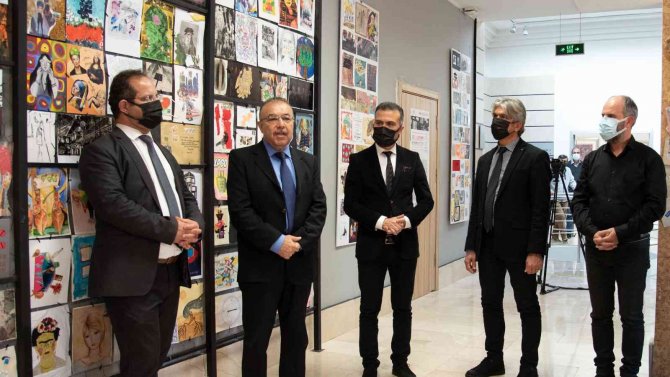 Selçuk Üniversitesinde 39 Ülkeden 800 Eser Sergilendi