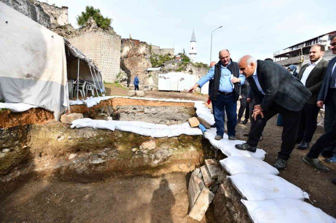 İ̇çkale’de İlk Etap Kazı Çalışmaları Tamamlandı