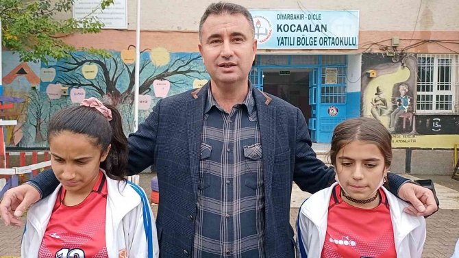 Tag Ragbi’de Türkiye 2’ncisi Olan Dicle Yi̇bo Kız Takımı, Bu Sene 1’nci Olmak İçin Çalışıyor
