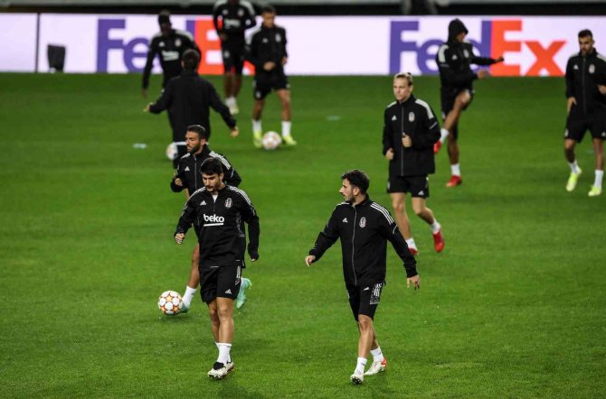 Uefa Şampiyonlar Ligi: Sporting: 3 - Beşiktaş: 0 (İ̇lk Yarı)