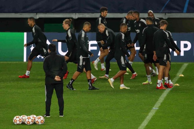 Uefa Şampiyonlar Ligi: Sporting: 3 - Beşiktaş: 0 (İ̇lk Yarı)