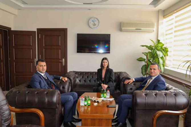 Edremit Kaymakamı Türkman’dan Muradiye Kaymakamı Savar’a Ziyaret