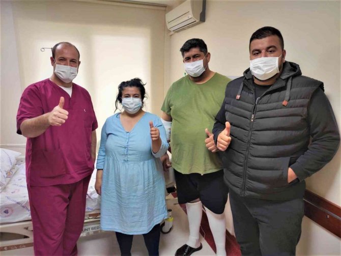 Fransa’dan Gelen 3 Hasta, Cerrahi Hastanesi’nde Tüp Mide Ameliyatı Oldu