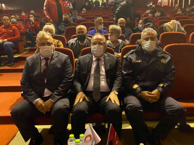 Kızılay Haftası Konferansla Devam Etti