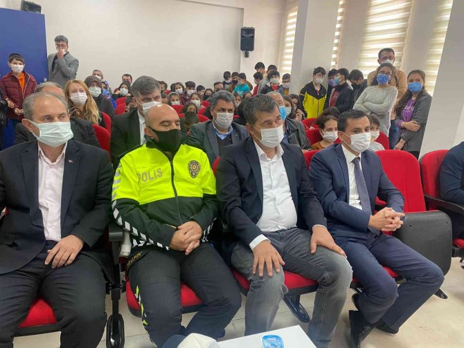 Çay Gençlik Merkezi Hizmete Açıldı