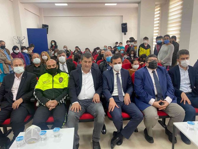 Çay Gençlik Merkezi Hizmete Açıldı