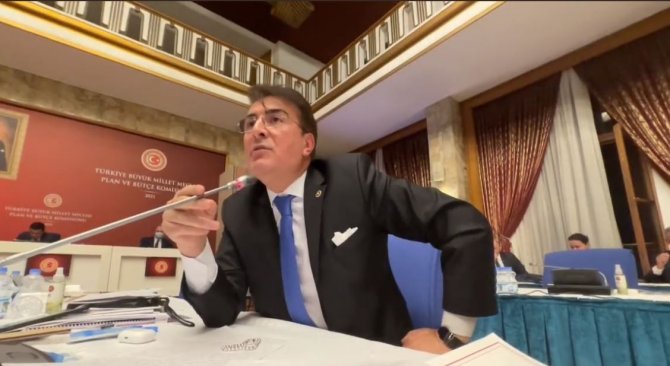 Aydemir: ‘Hak Teslimi Bir Erdemdir’