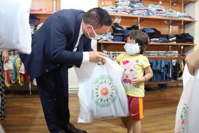 Bağlar Belediyesi Bedenleri Giydirdi, Yürekleri Isıttı