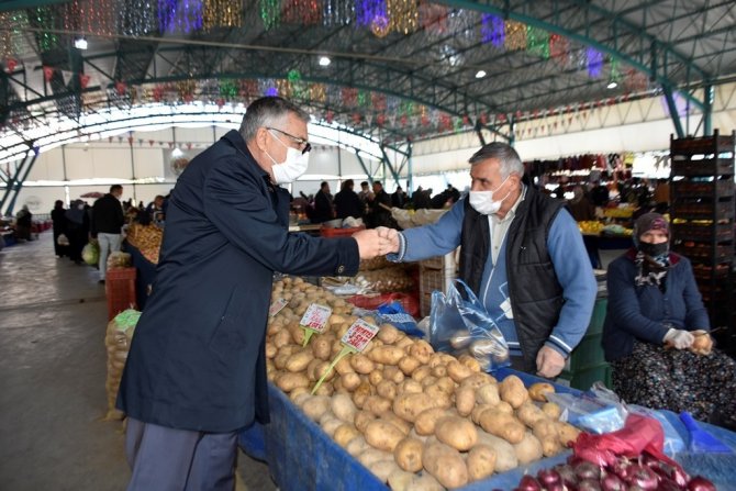 Başkan Bozkurt’tan Pazar Ziyareti