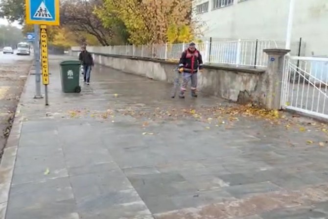 Belediye Ekiplerinden Sonbahar Temizliği