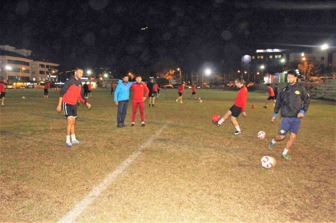 Bağbaşı Zeytinköyspor Derbide 3 Puan Hedefliyor