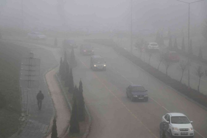 Bolu’da Yoğun Sis Etkili Oluyor