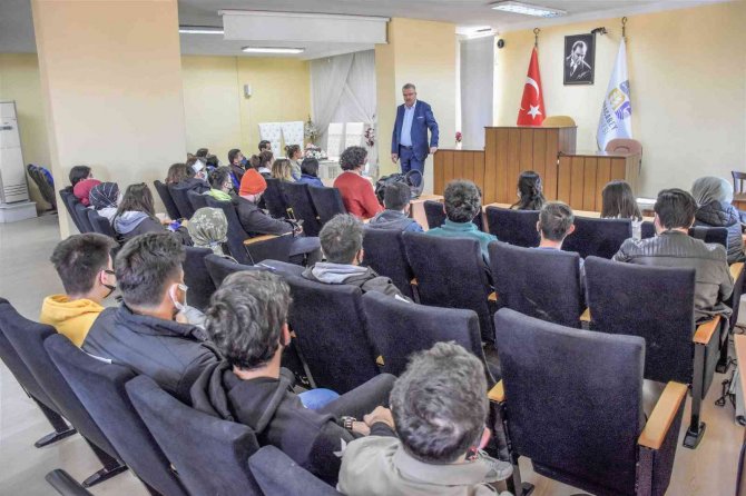 Karacabey, Üniversite Öğrencilerinin Çalışma Alanı Oldu