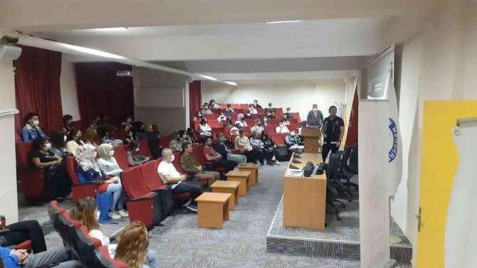 Buharkent Myo’da Madde Bağımlığı Semineri Düzenlendi