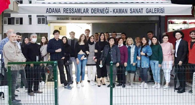 Üniversiteli Öğrencilerden "Arka Bahçe" Karma Resim Sergisi
