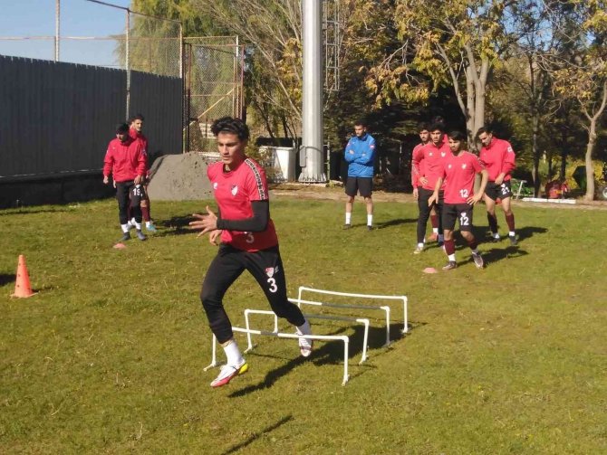 Elazığspor’da 3 Futbolcu Sarı Kart Sınırında