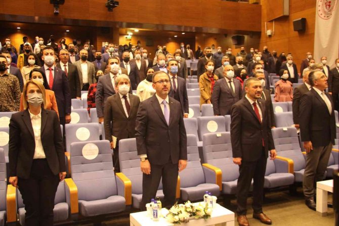 Bakan Kasapoğlu: “Harcanan Her Bir Kuruşu Gençlerimiz İçin Harcıyoruz”