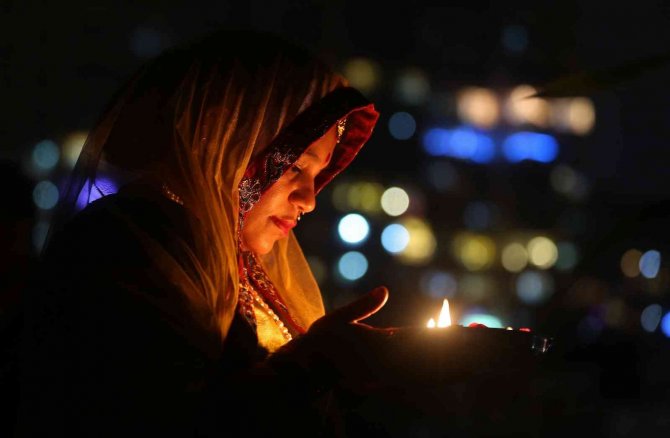 Hindular Tarafından Kutlanan Diwali Işık Festivali Renkli Görüntülere Sahne Oldu